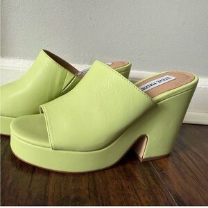 Steve Madden Women's Green Platform